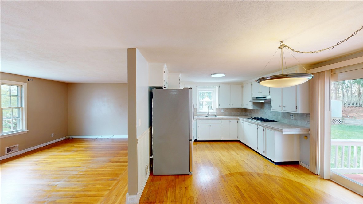 218 Douglas Road Warwick, RI 02886 - Photo 20 of 44