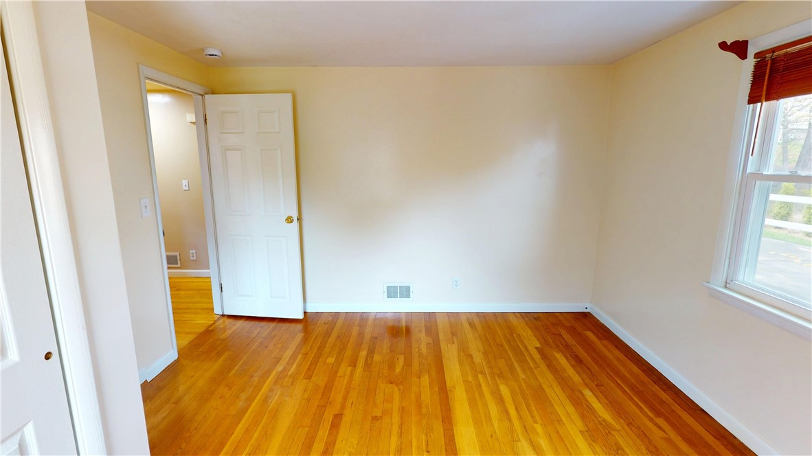 218 Douglas Road Warwick, RI 02886 - Photo 27 of 44