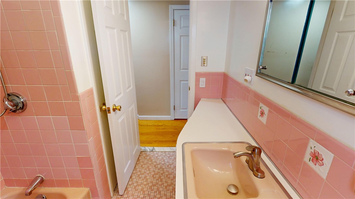 218 Douglas Road Warwick, RI 02886 - Photo 32 of 44