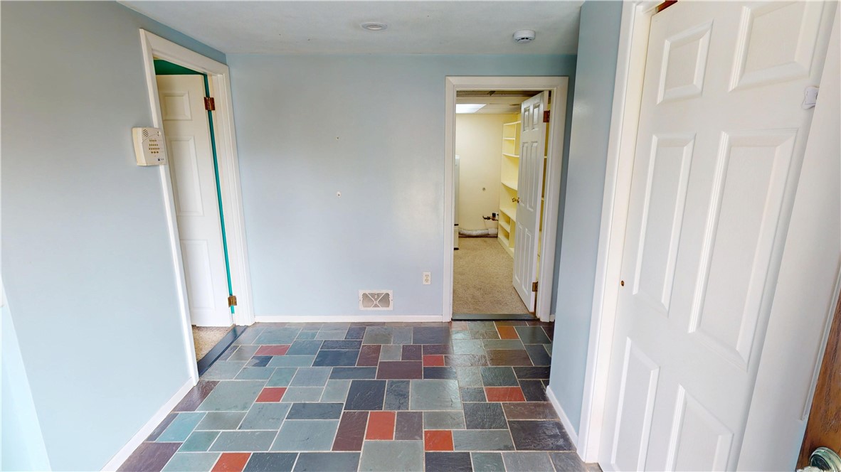 218 Douglas Road Warwick, RI 02886 - Photo 34 of 44