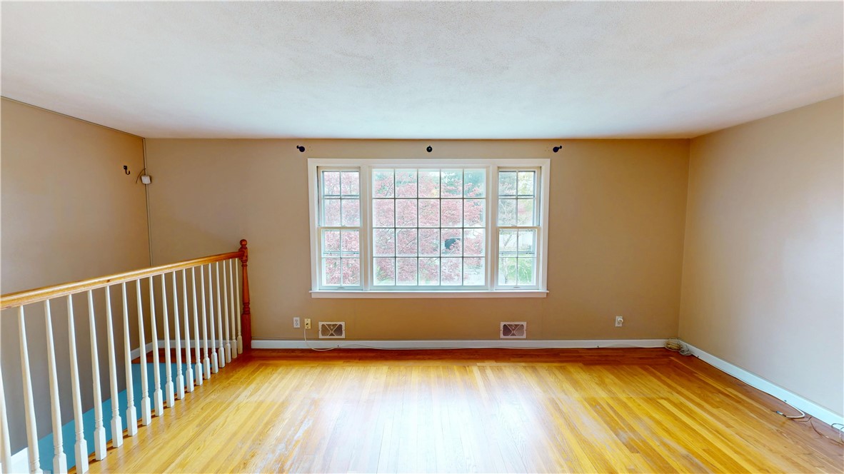 218 Douglas Road Warwick, RI 02886 - Photo 6 of 44