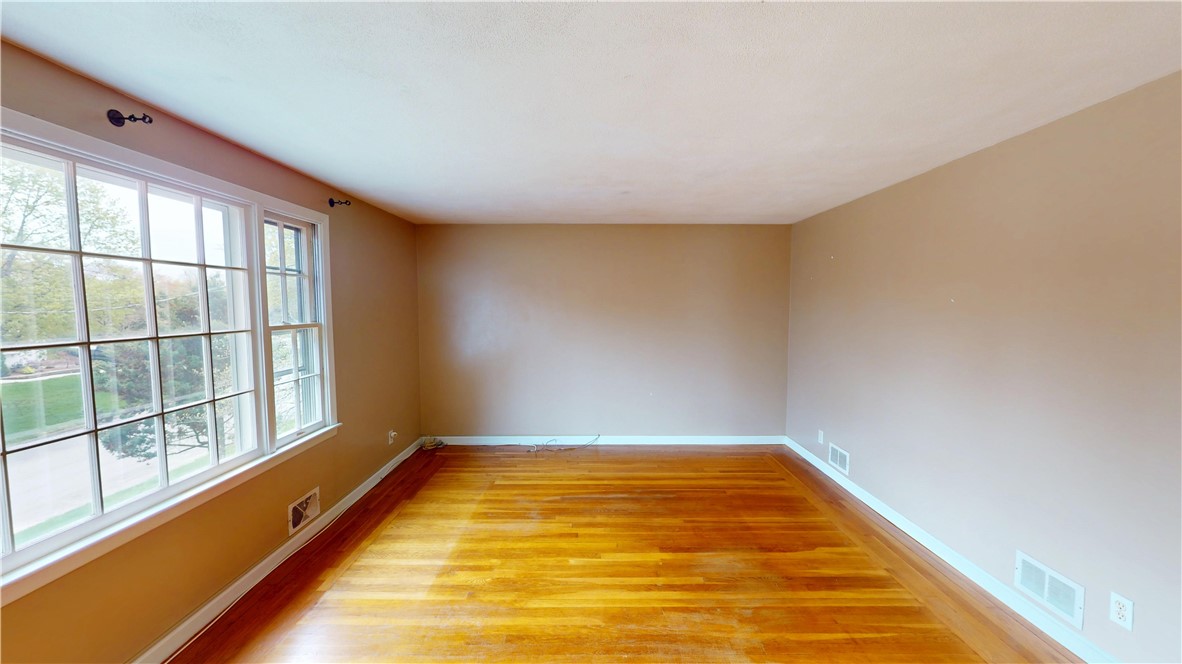 218 Douglas Road Warwick, RI 02886 - Photo 8 of 44