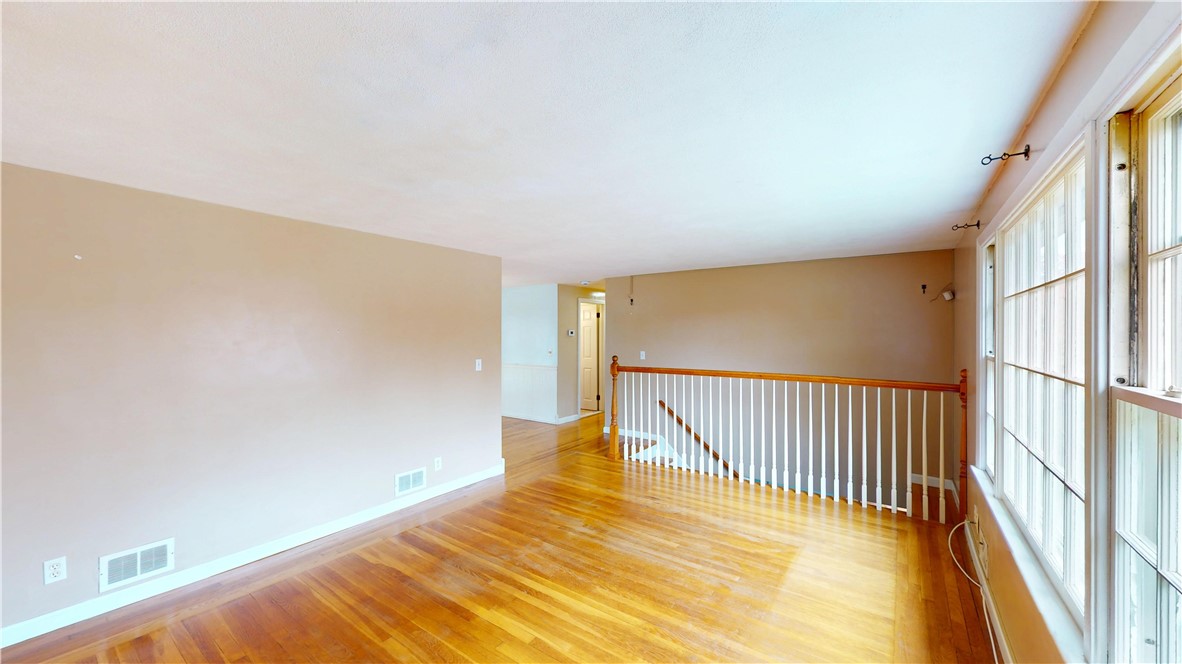 218 Douglas Road Warwick, RI 02886 - Photo 9 of 44