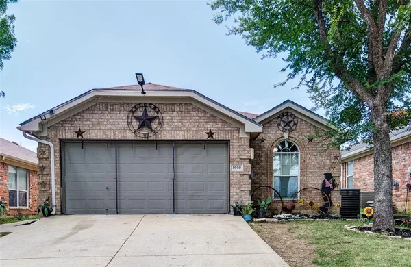 $289,999 | 1010 Savage Drive, Denton, TX 76207