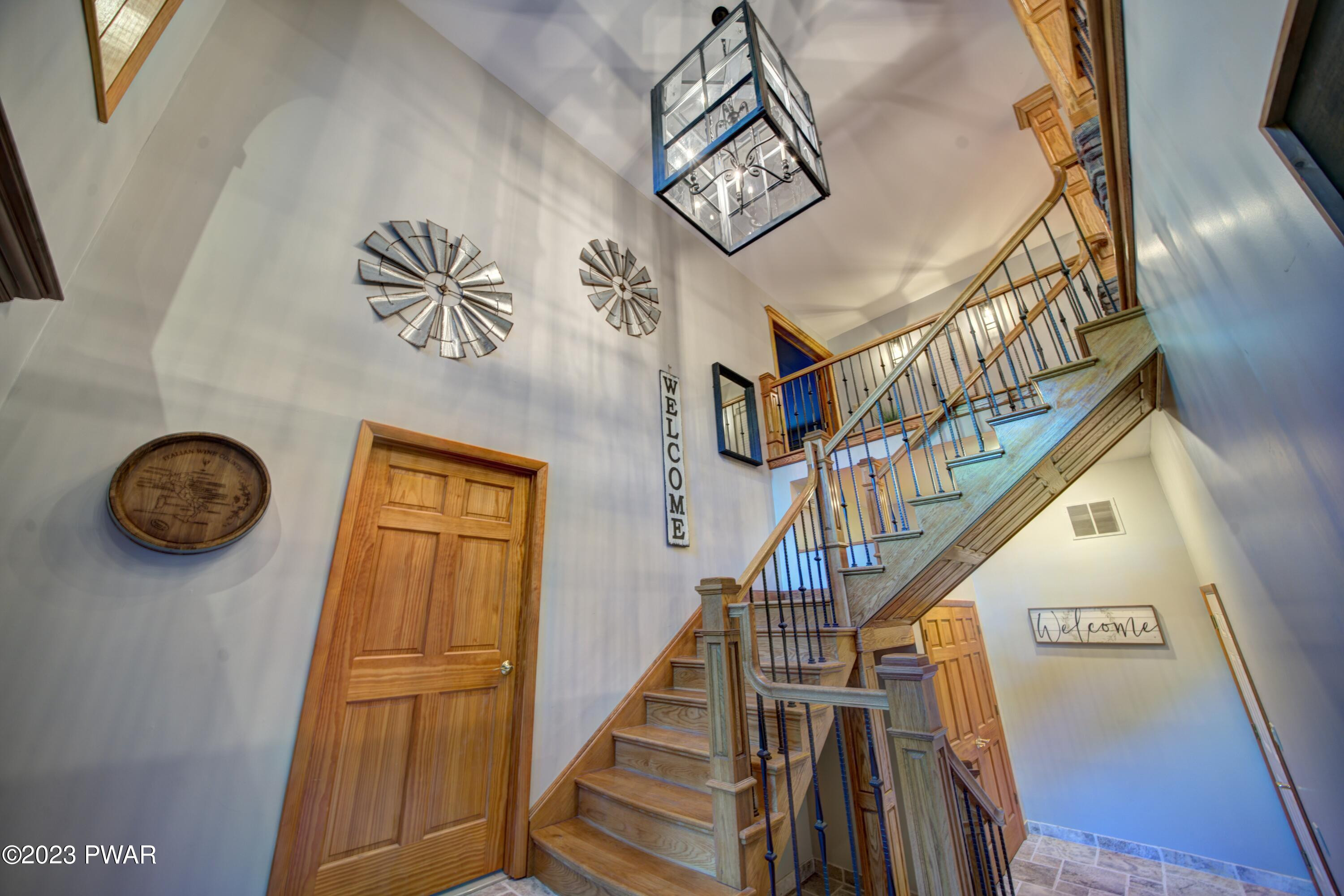 129 Dirk Road Tafton, PA 18464 - Photo 39 of 53 Foyer