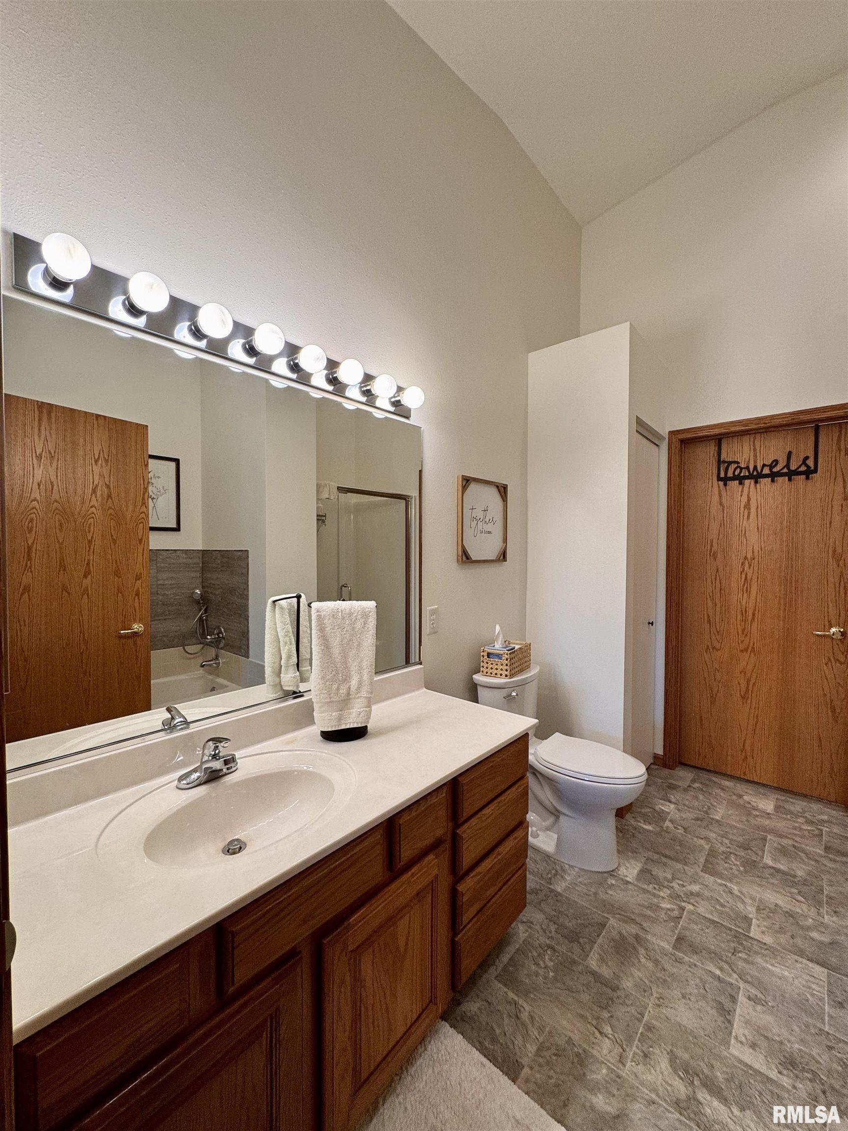 1123 Hawthorn Ridge Macomb, IL 61455 - Photo 21 of 34