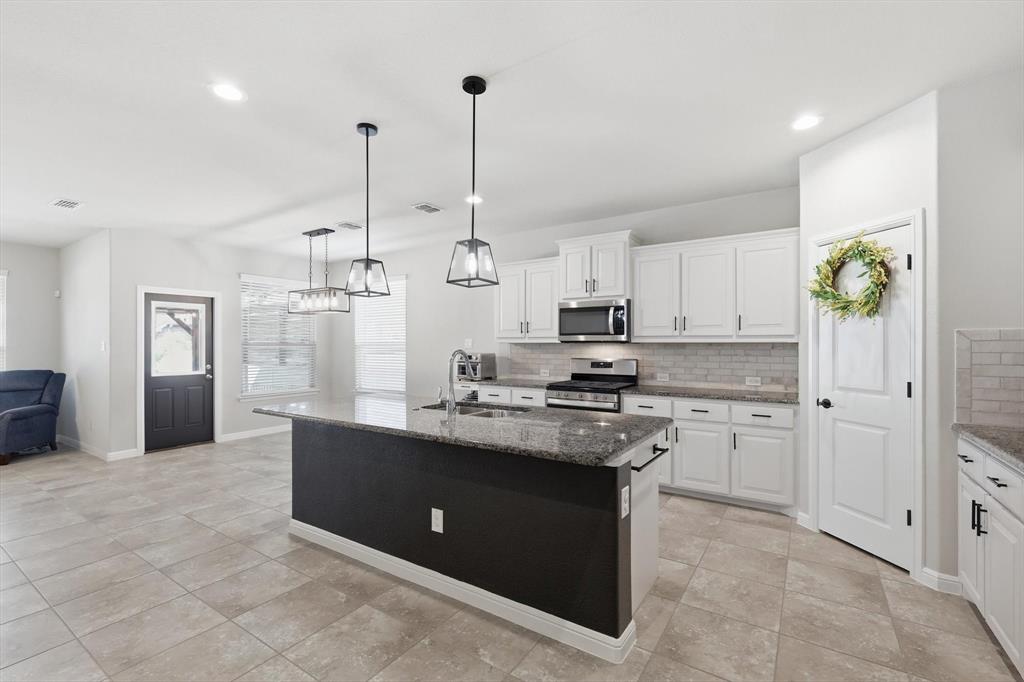 8809 Thompson Road Northlake, TX 76226 - Photo 15 of 35 8809 Thompson Road boasts a stylish kitchen