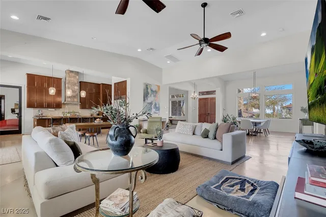 $9,000 | 4725 North Jensen Street, Las Vegas, NV 89129