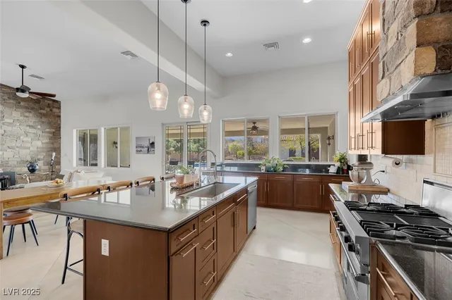 $9,000 | 4725 North Jensen Street, Las Vegas, NV 89129