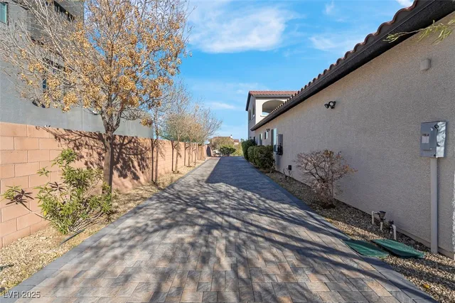 $9,000 | 4725 North Jensen Street, Las Vegas, NV 89129