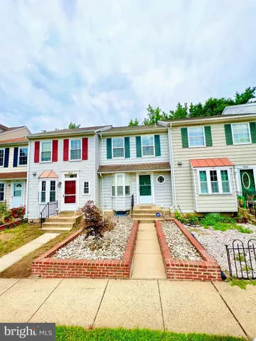 $2,420 | 5504 Woodlawn Manor Court, Alexandria, VA 22309