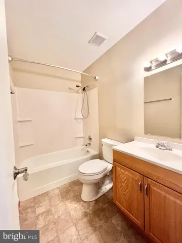 $2,420 | 5504 Woodlawn Manor Court, Alexandria, VA 22309