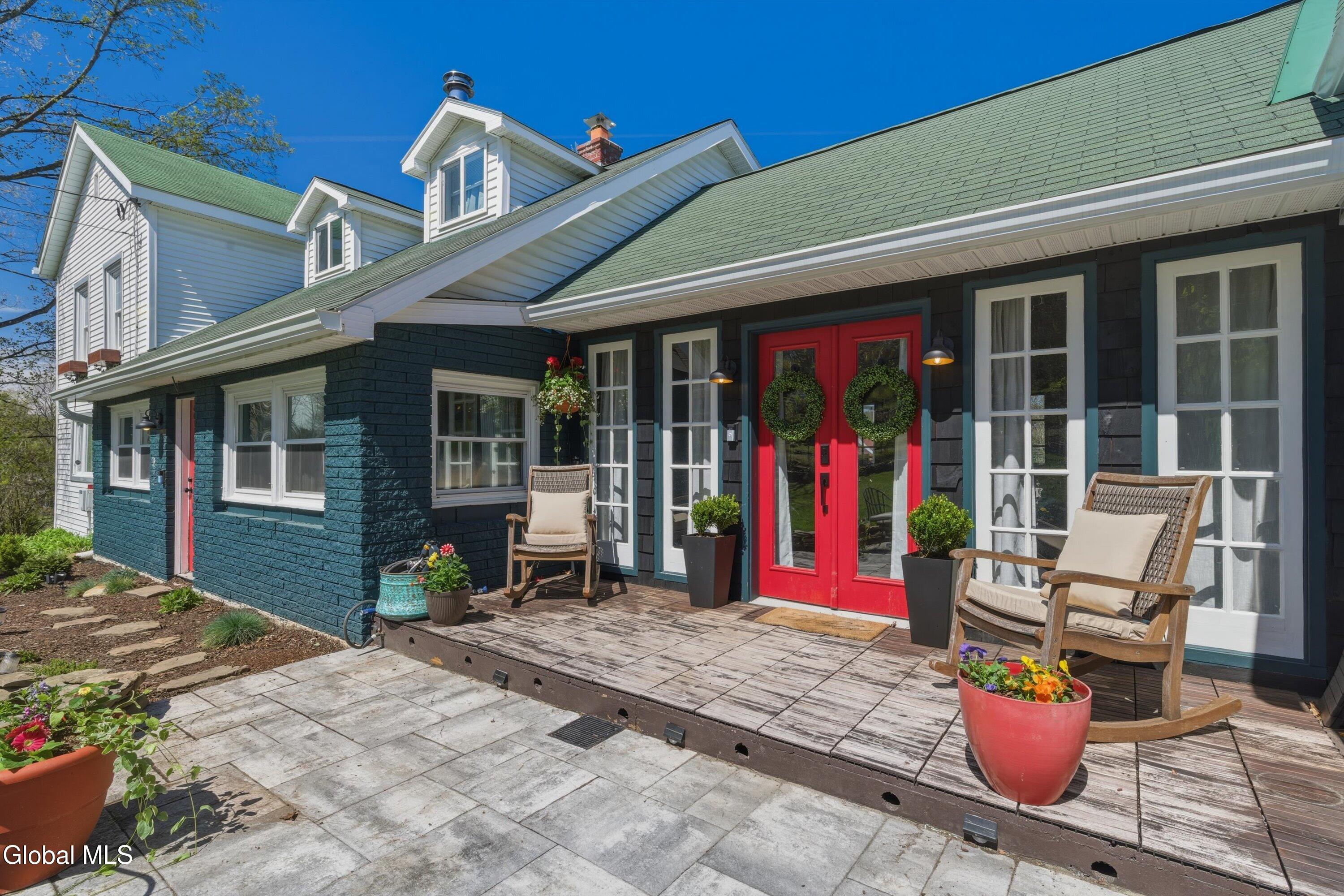 8-187 East Shore_Spring-27