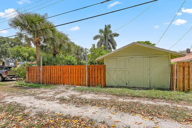 $849,000 | 224 North Ocean Breeze, Lake Worth Beach, FL 33460