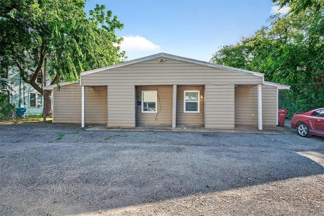 $750 | 816 South Crockett Street, Unit 4, Sherman, TX 75090