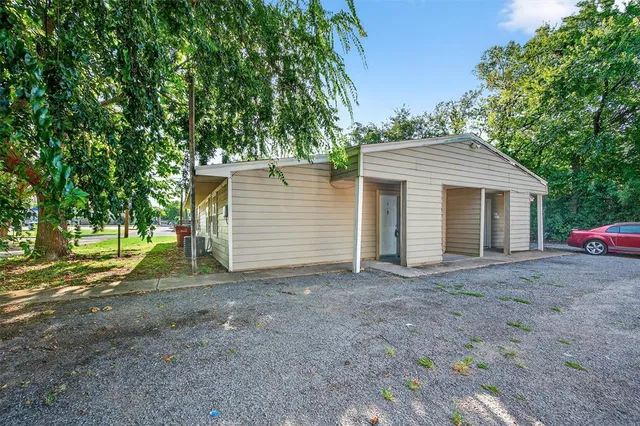 $750 | 816 South Crockett Street, Unit 4, Sherman, TX 75090