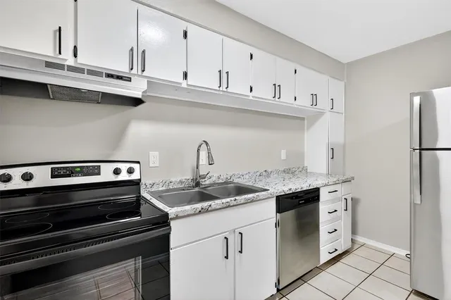 $750 | 816 South Crockett Street, Unit 4, Sherman, TX 75090