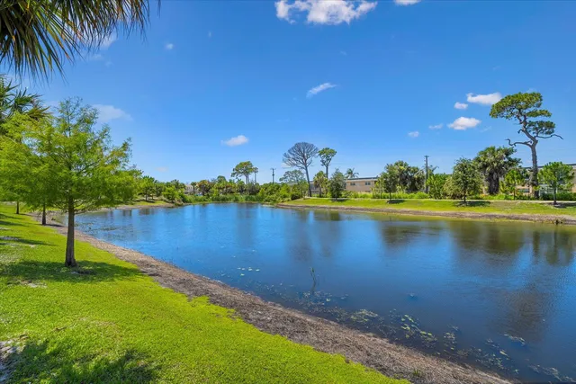 $199,500 | 2950 Southeast Ocean Boulevard, Unit 109101, Stuart, FL 34996