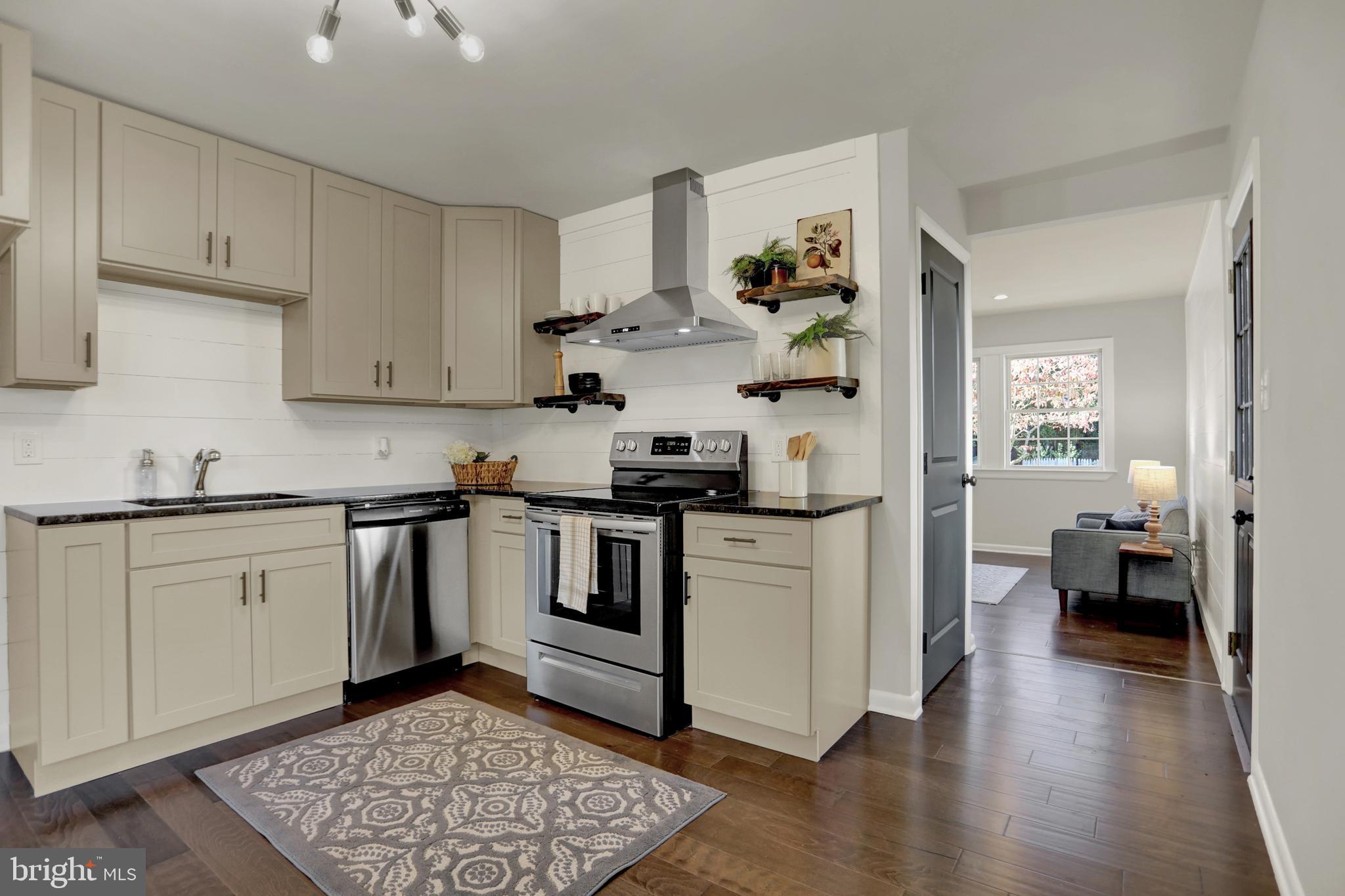 8483 Arbutus Road Pasadena, MD 21122 - Photo 8 of 33 Gallery Image 8