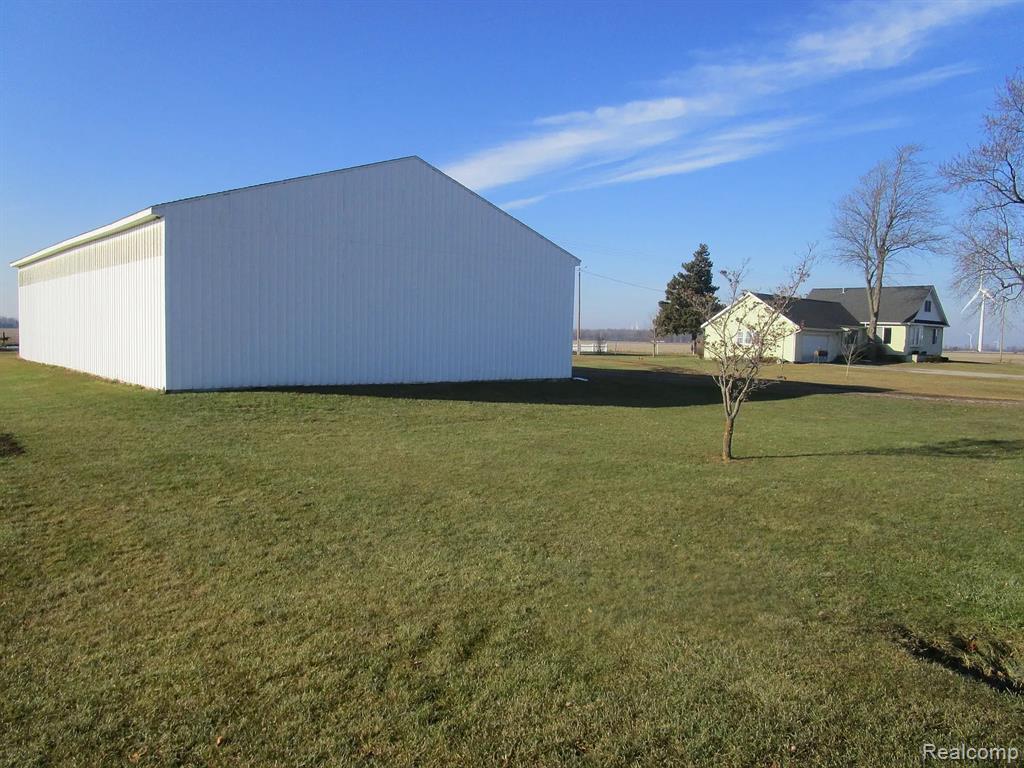 1829 North Ringle Road Fairgrove, MI 48733 - Photo 2 of 3