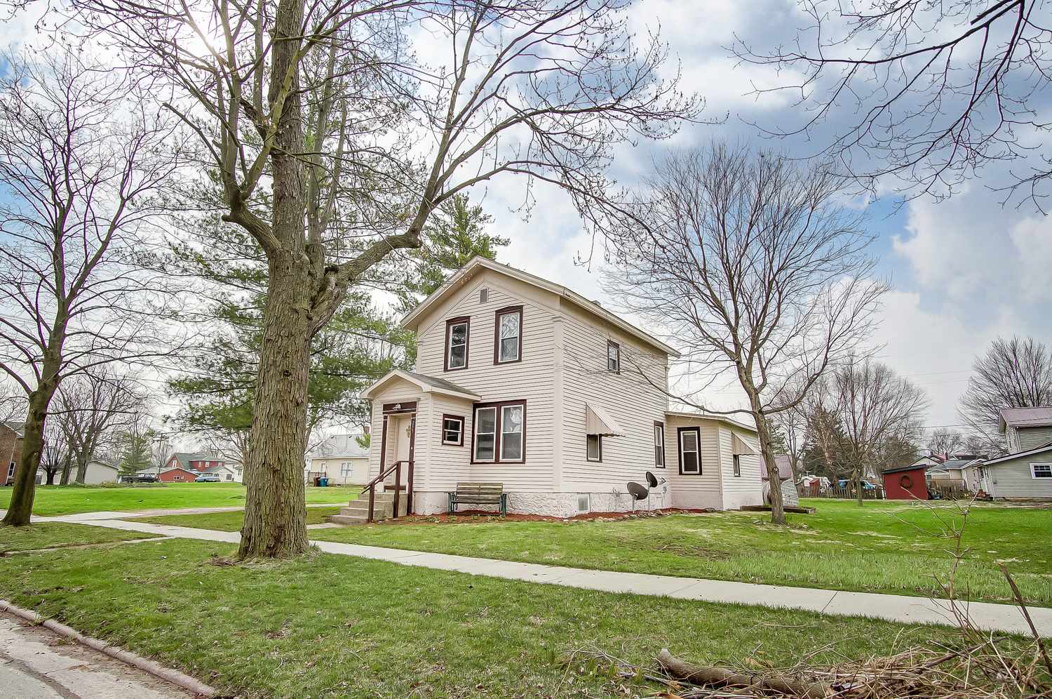 255 West Maple Street Waterloo, IN 46793 - Photo 3 of 24 Gallery Image 3