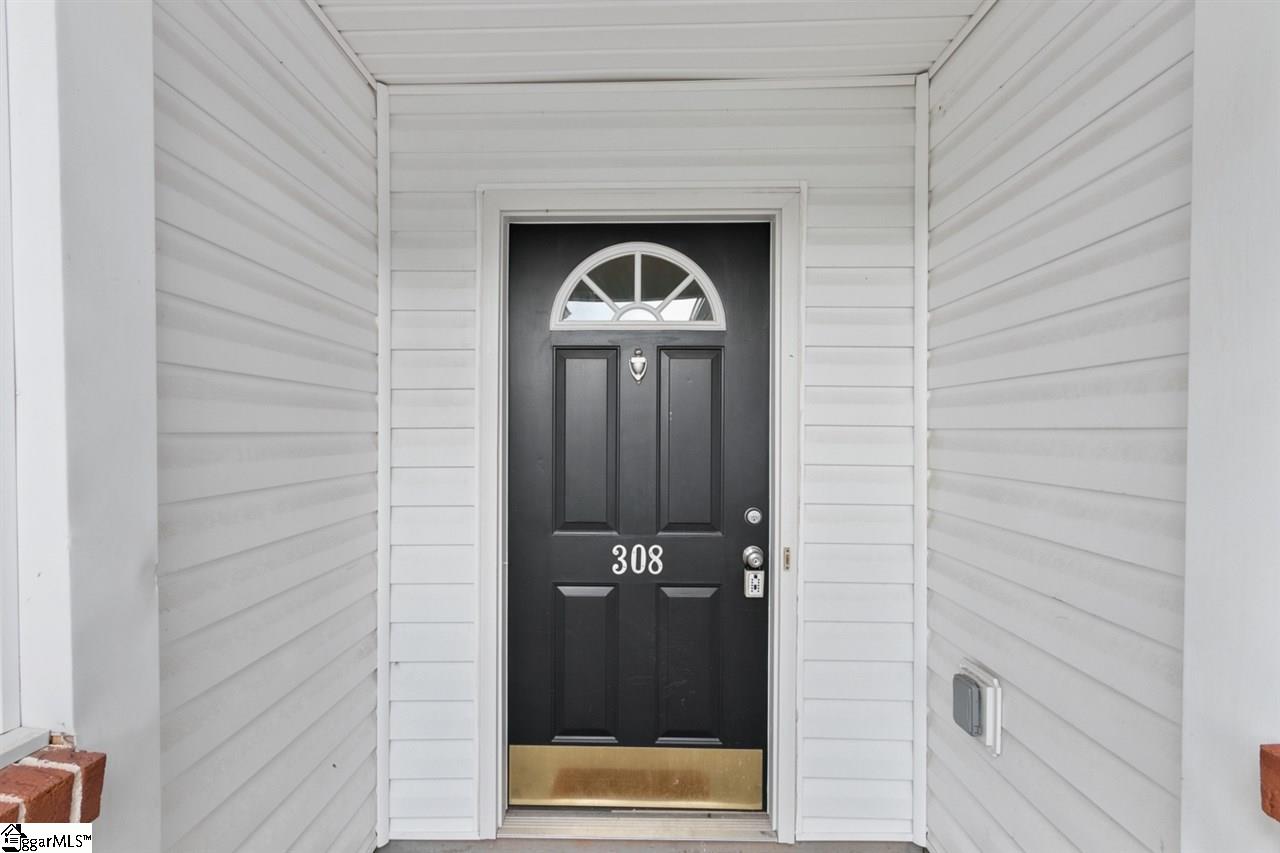 308 Rockbrook Court Greer, SC 29650 - Photo 4 of 36 Gallery Image 4