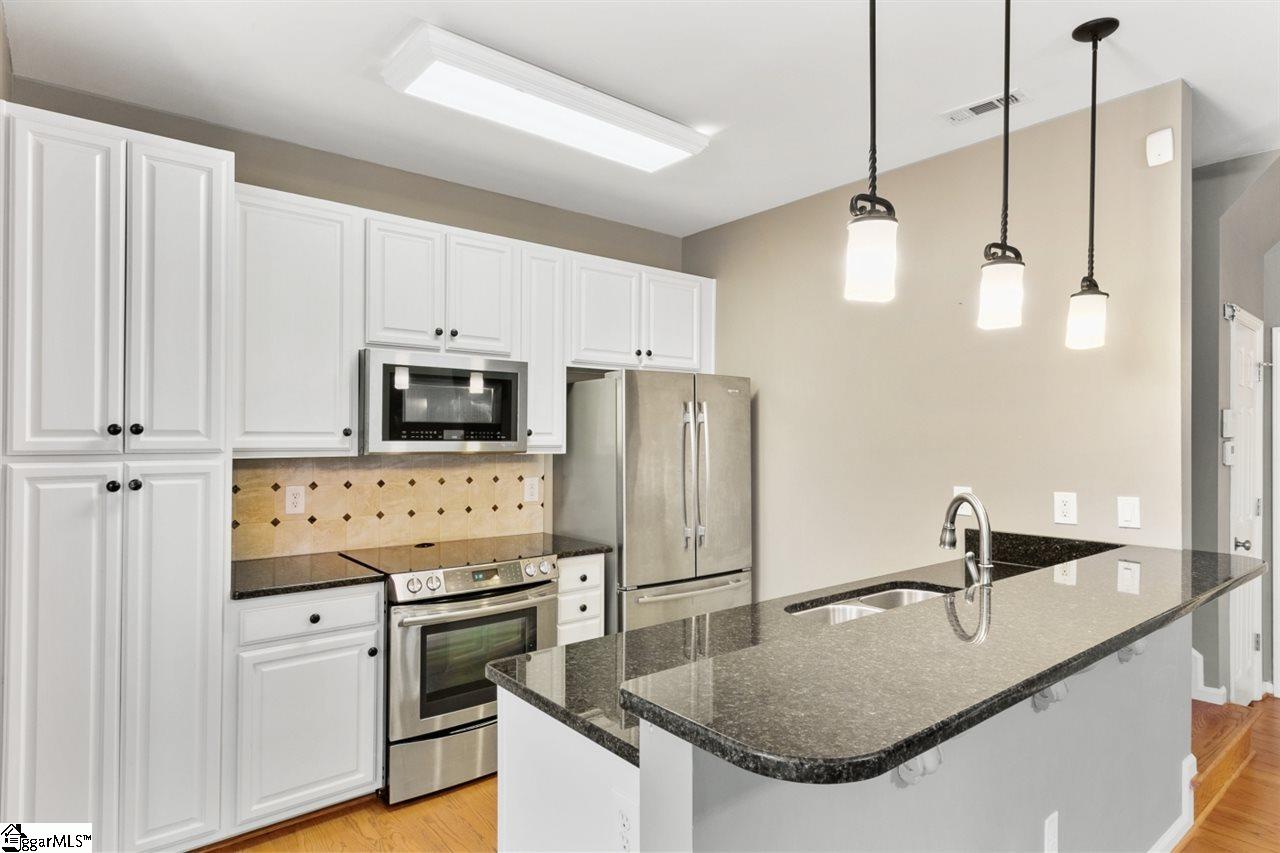 308 Rockbrook Court Greer, SC 29650 - Photo 10 of 36 Gallery Image 10