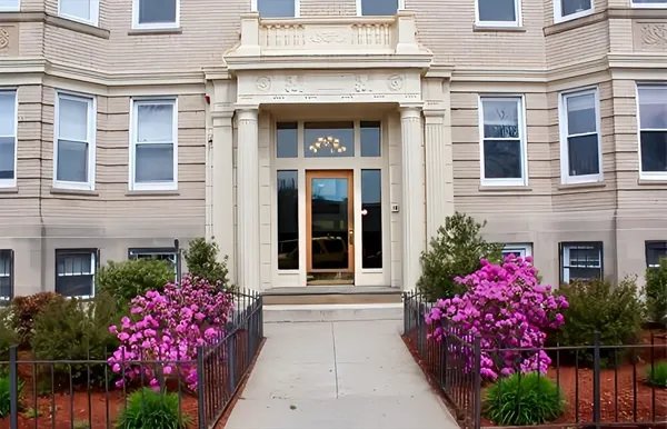 $2,200 | 85 Park Drive, Unit 25, Boston, MA 02215