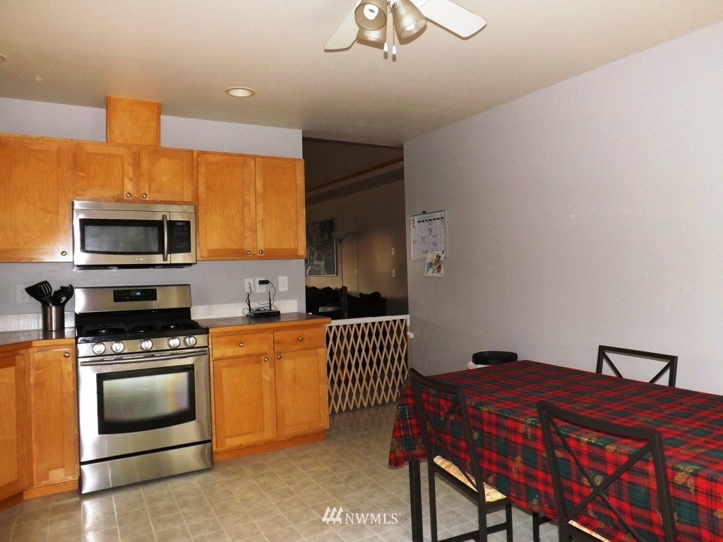 2702 Rickey Road Bremerton, WA 98310 - Photo 4 of 14