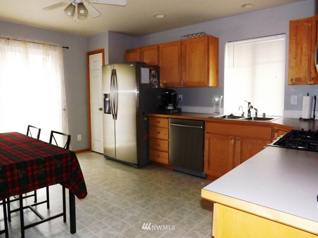 2702 Rickey Road Bremerton, WA 98310 - Photo 5 of 14