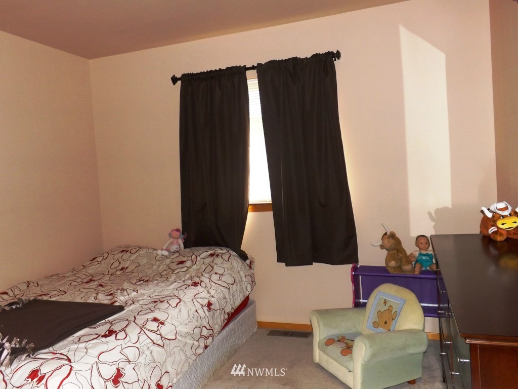 2702 Rickey Road Bremerton, WA 98310 - Photo 10 of 14