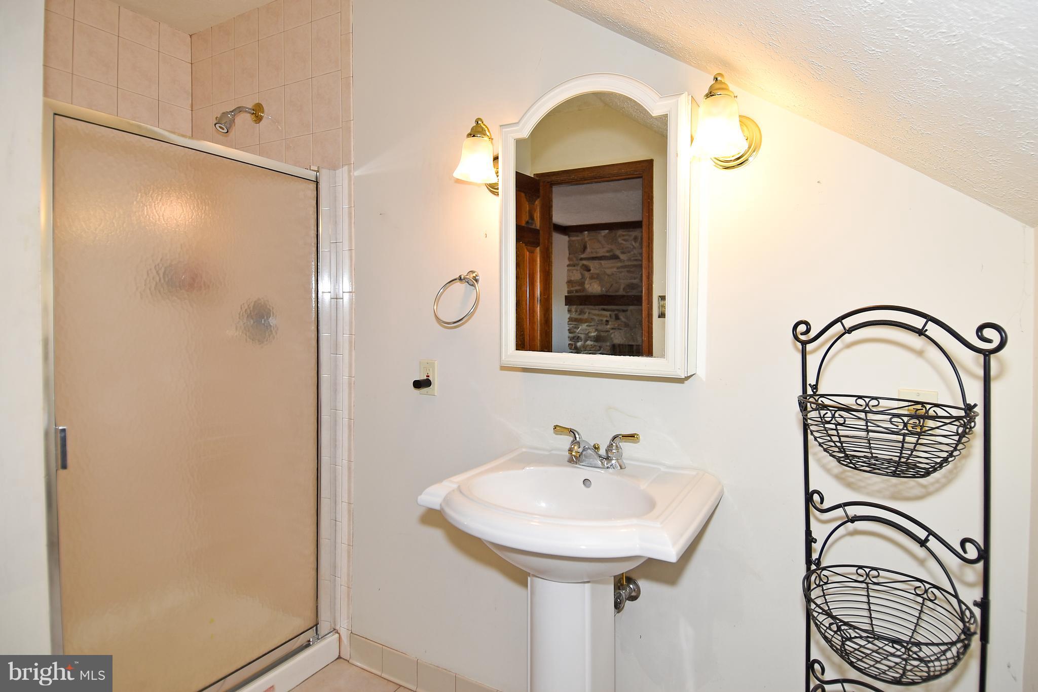 878 Sycamore Hill Road Severn, MD 21144 - Photo 23 of 29 UPPER LEVEL EN SUITE BATH
