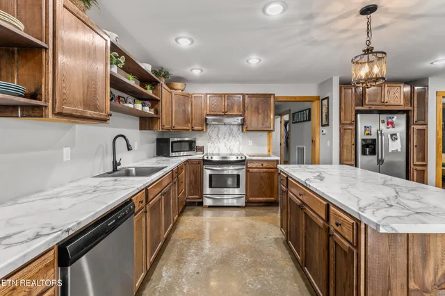 $475,000 | 817 Powell Valley Shores Circle, Speedwell, TN 37870