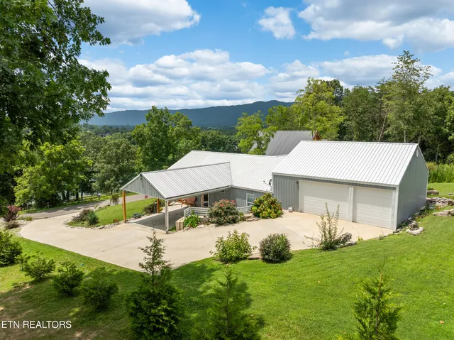 $475,000 | 817 Powell Valley Shores Circle, Speedwell, TN 37870