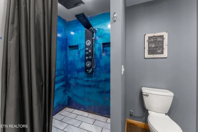 $475,000 | 817 Powell Valley Shores Circle, Speedwell, TN 37870