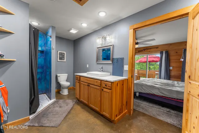 $475,000 | 817 Powell Valley Shores Circle, Speedwell, TN 37870