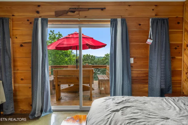 $475,000 | 817 Powell Valley Shores Circle, Speedwell, TN 37870