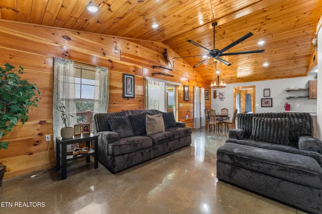 $475,000 | 817 Powell Valley Shores Circle, Speedwell, TN 37870