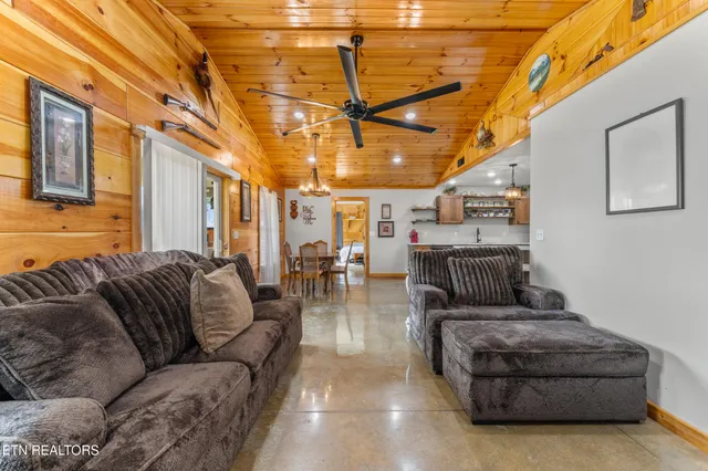 $475,000 | 817 Powell Valley Shores Circle, Speedwell, TN 37870