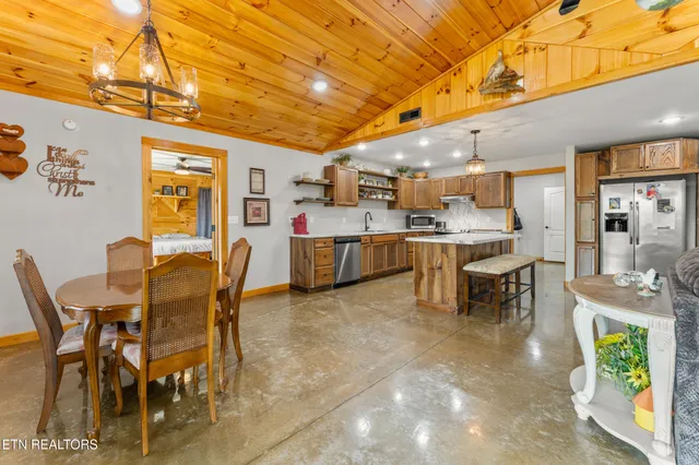 $475,000 | 817 Powell Valley Shores Circle, Speedwell, TN 37870