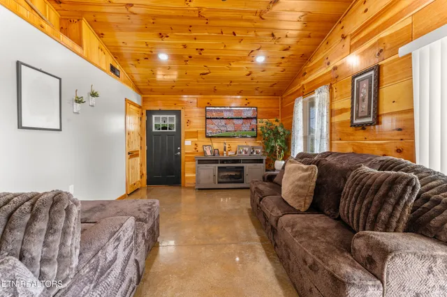 $475,000 | 817 Powell Valley Shores Circle, Speedwell, TN 37870