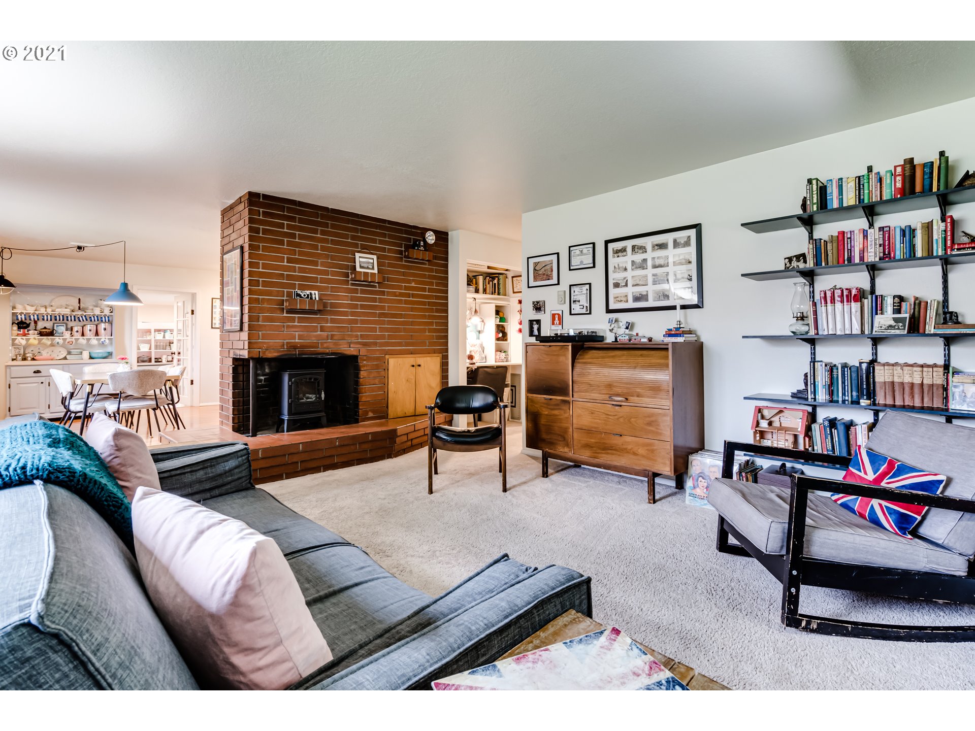 433 Cambridge Street Springfield, OR 97477 - Photo 5 of 32