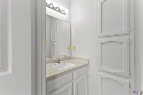 $225,000 | 9007 Highland Road, Unit 18, Baton Rouge, LA 70810