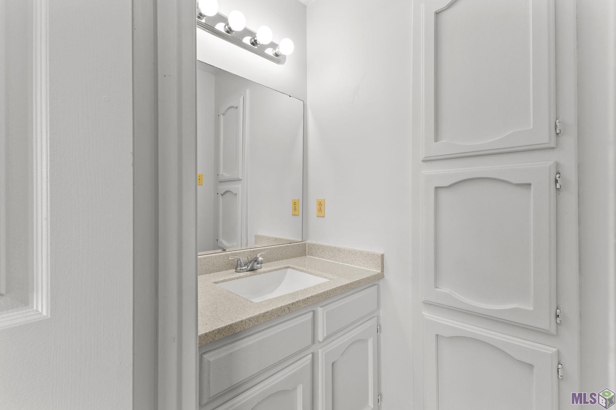 9007 Highland Road, Unit 18 Baton Rouge, LA 70810 - Photo 18 of 22 Bath #2
