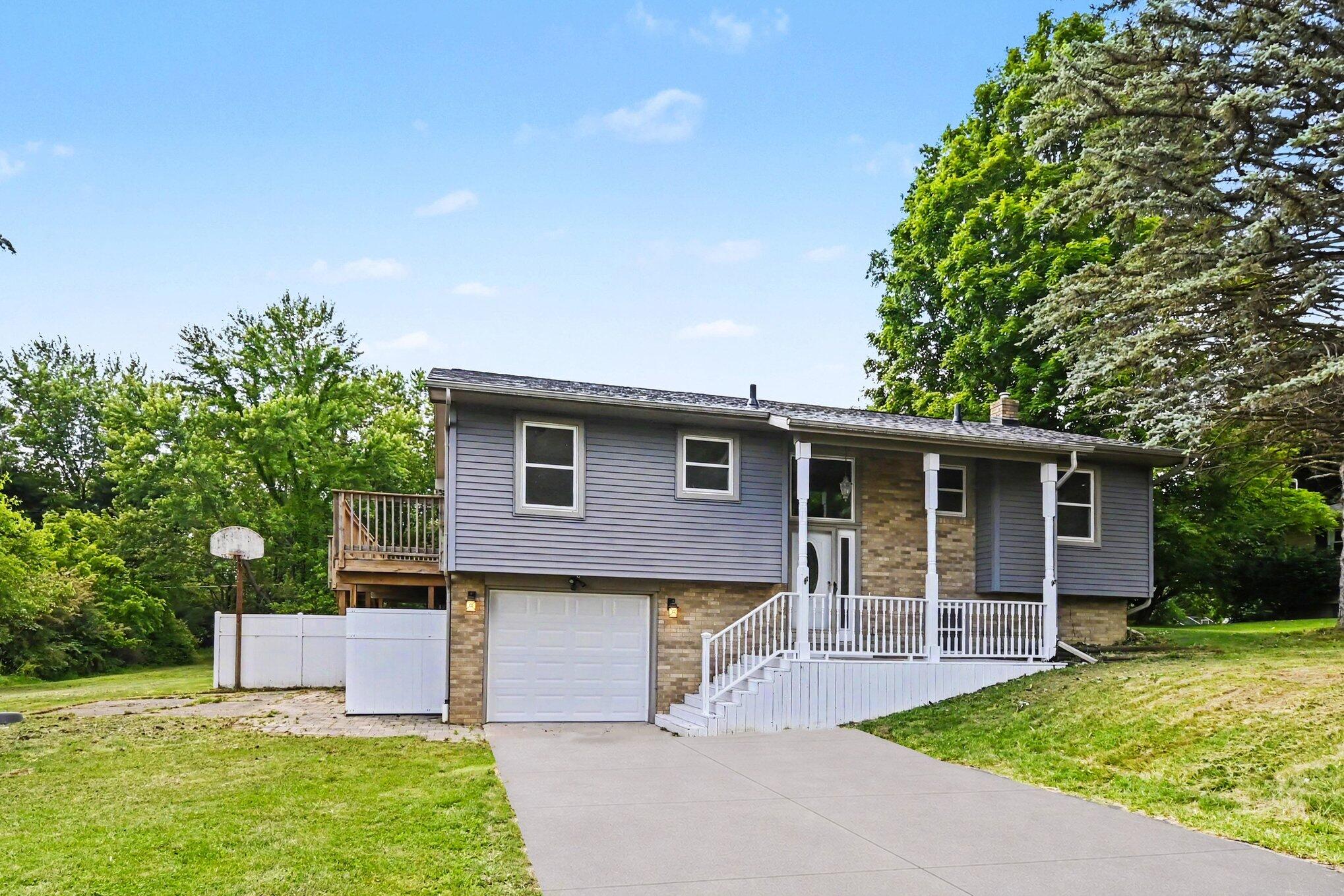 1077 Gidner Road Charlotte, MI 48813 - Photo 4 of 29 004_file_6609