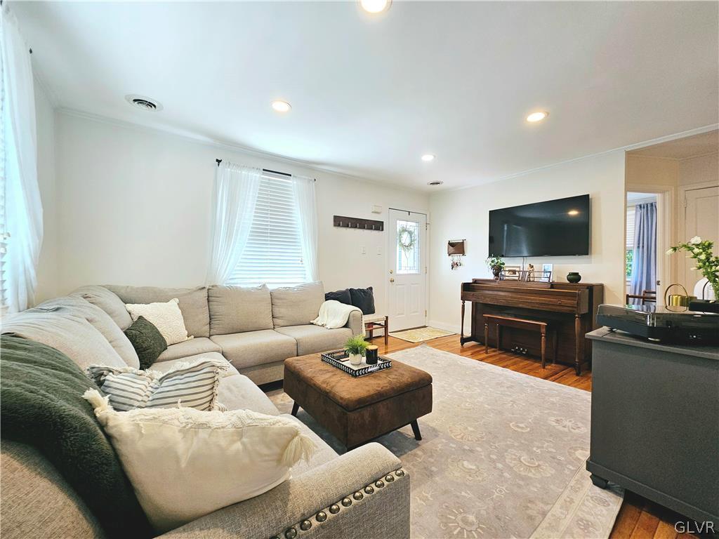 409 Maple Road Hellertown, PA 18055 - Photo 8 of 31 Gallery Image 8