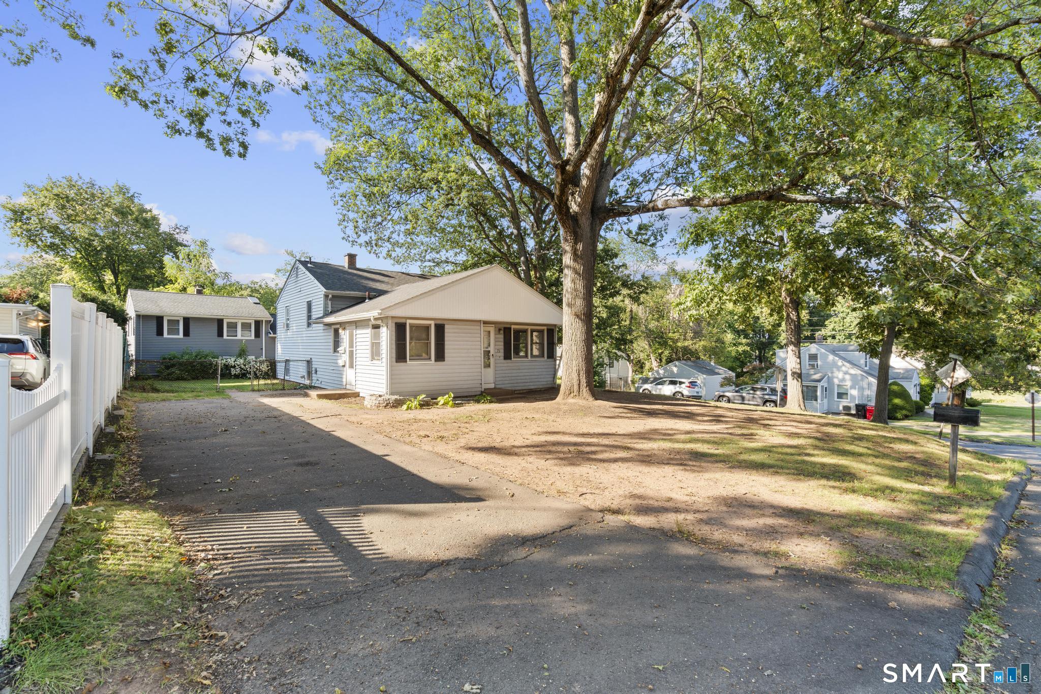 73 Lanouette St Extension Meriden, CT 06451 - Photo 2 of 15