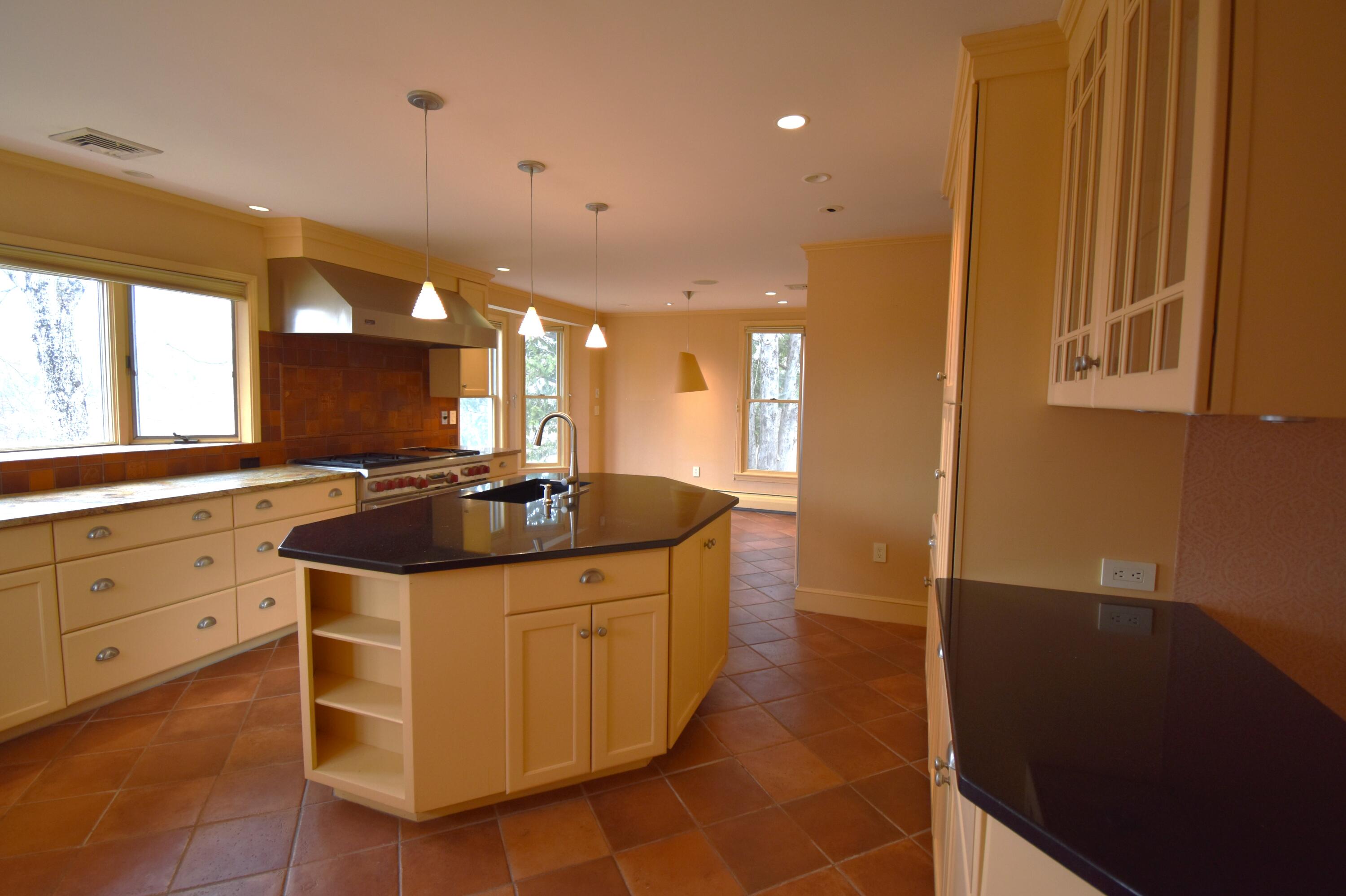 175 Forest Avenue Orono, ME 04473 - Photo 17 of 82 17
