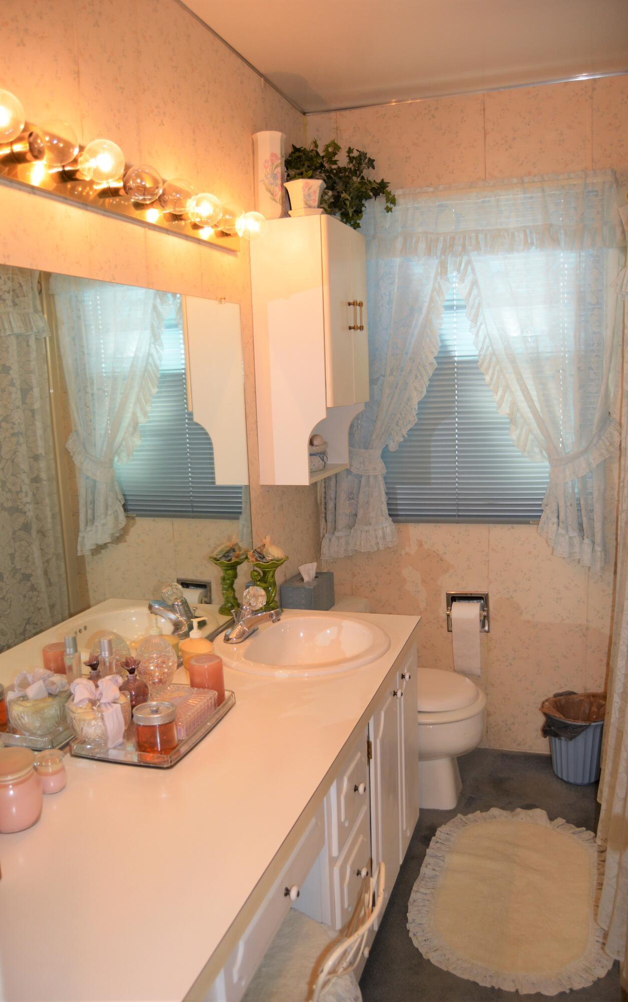 3543 Karl Road Columbus, OH 43224 - Photo 9 of 24 Full bath 1