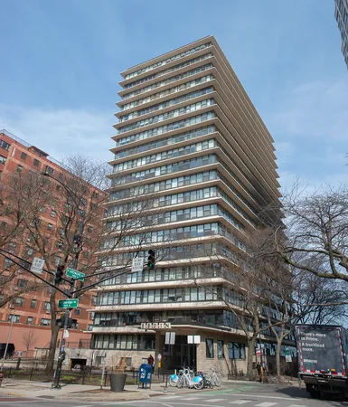 $420,000 | 5801 North Sheridan Road, Unit 18C, Chicago, IL 60660